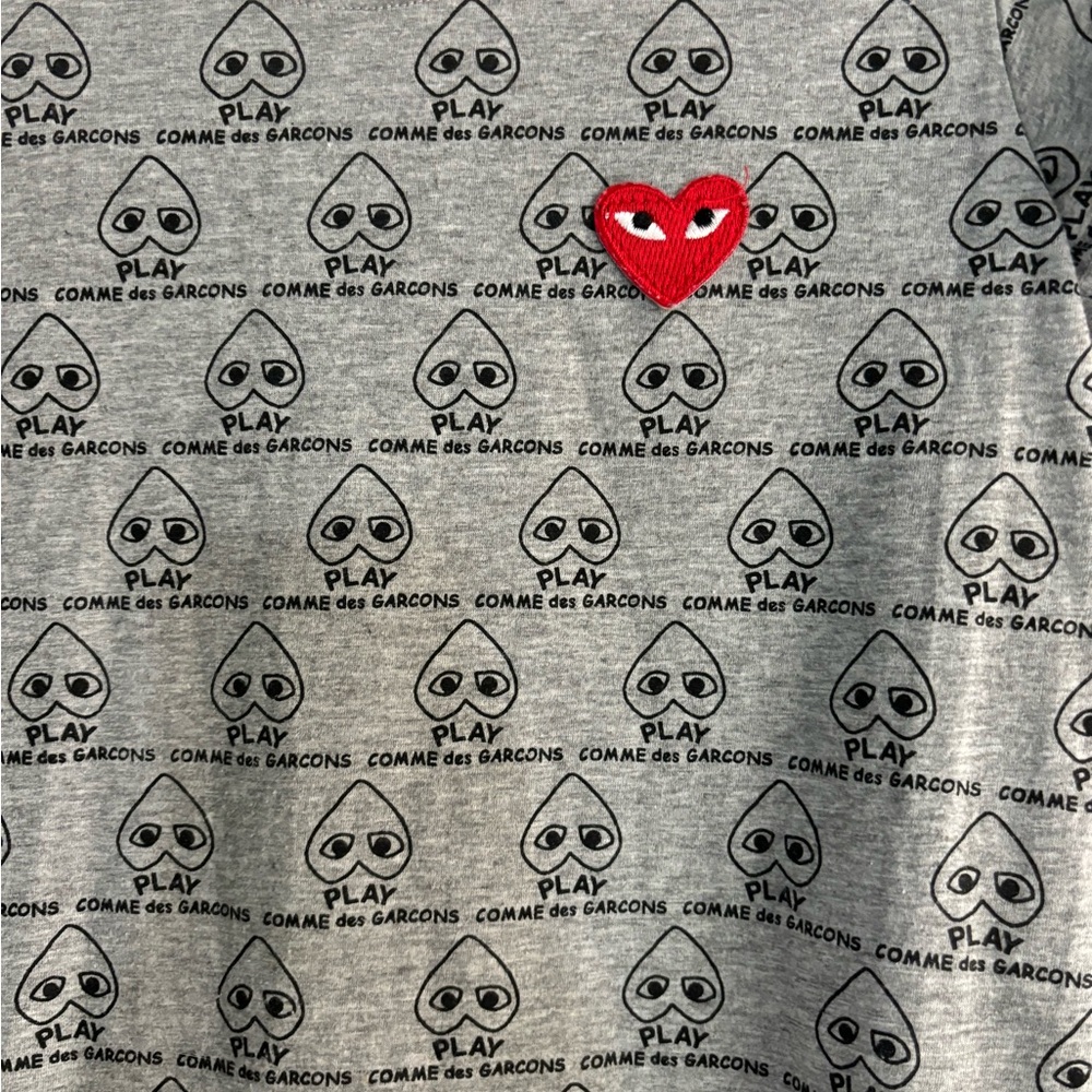 Comme des Garcons PLAY Gray Embroidered Logo T shirt Sz S - Picture 4 of 4